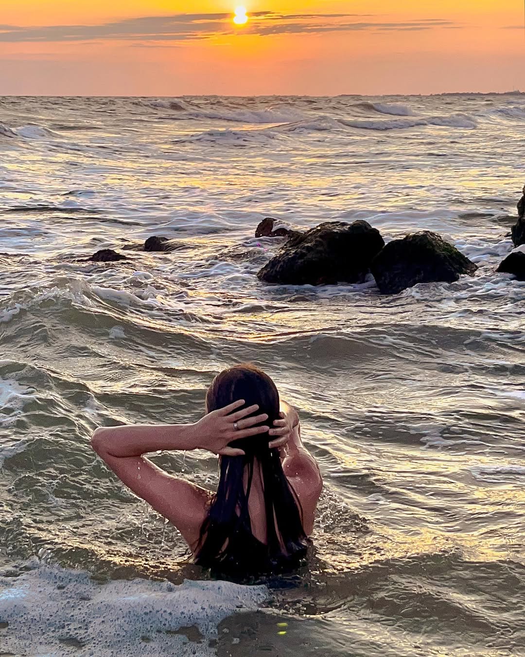 young, wild and beach 🏖️
.
right, @marika.hildebrand ?