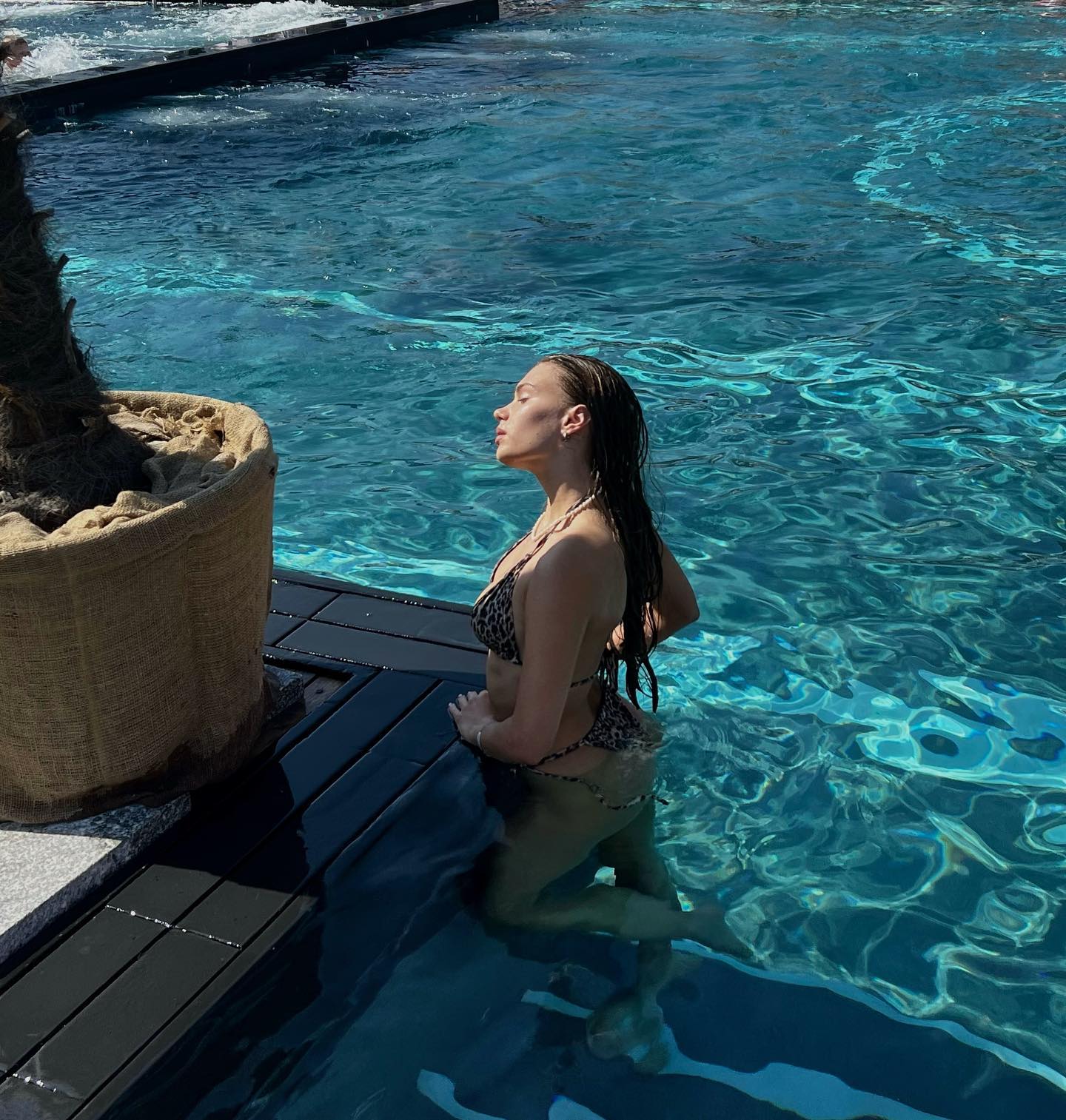 📷💦🧜🏻‍♀️
paparazi

#water #pool #poolgirl